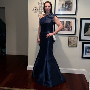 Elegant Navy One-Shoulder Gown